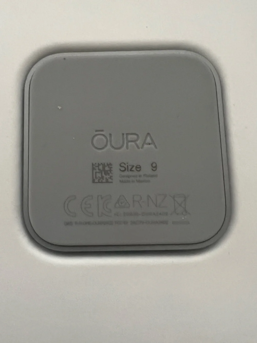 Oura Gold Smart Ring 4 - size 9